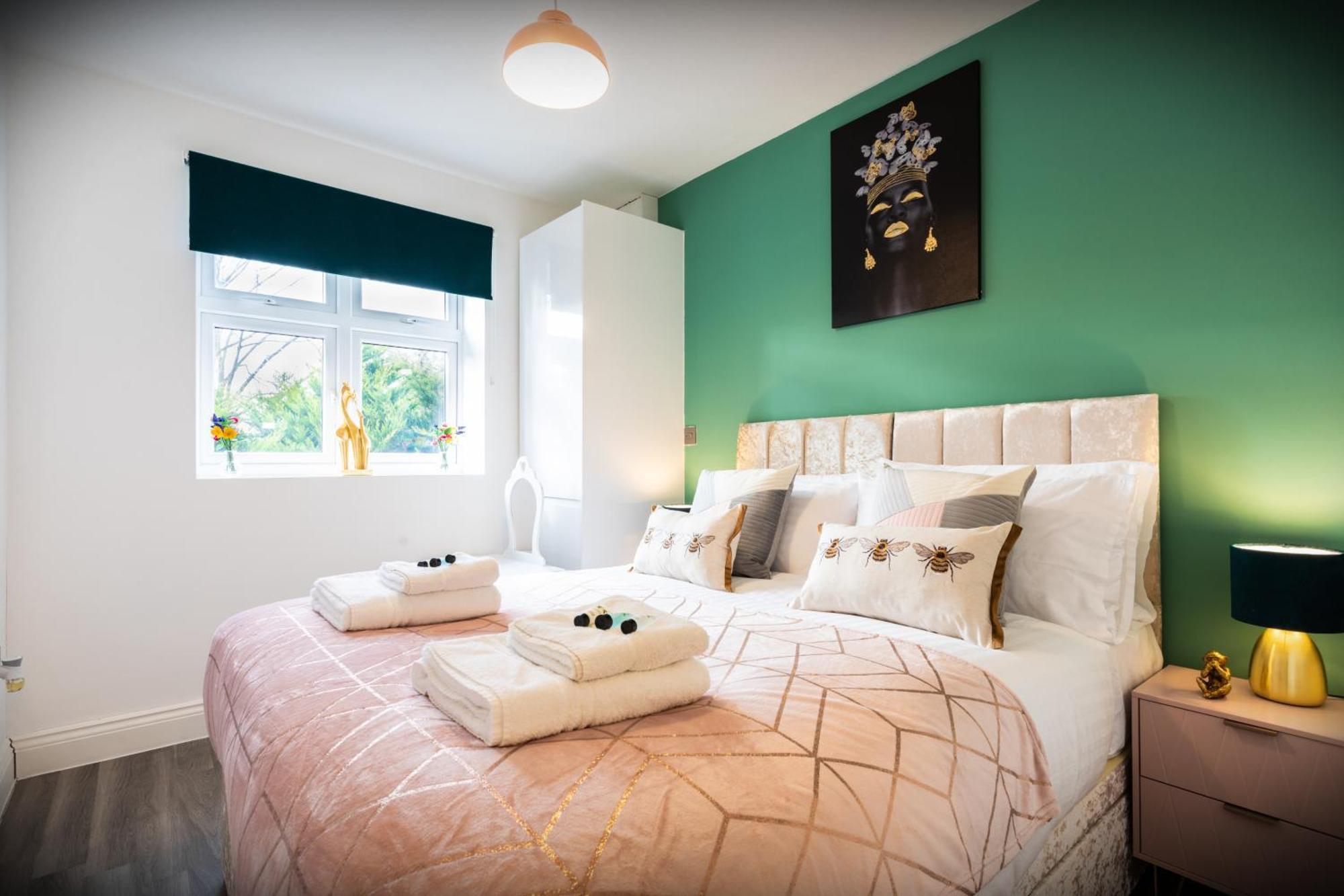 Hatfield Haven - Modern 2-Bed Retreat Near Uni, Business Park & City Center, Free Parking, Big Savings On Longer Stays Kültér fotó