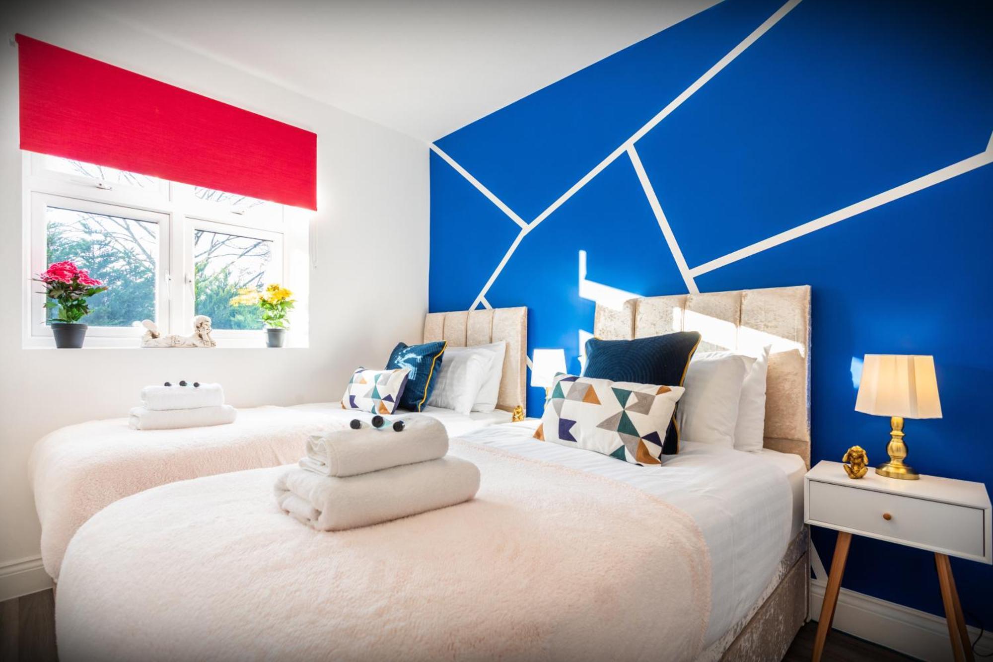 Hatfield Haven - Modern 2-Bed Retreat Near Uni, Business Park & City Center, Free Parking, Big Savings On Longer Stays Kültér fotó